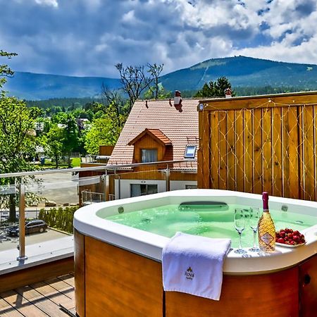 Royal Prestige Collection Z Prywatnym Jacuzzi - Stone Hill Resort Z Basenem I Saunami شكلارسكا بوريبا المظهر الخارجي الصورة