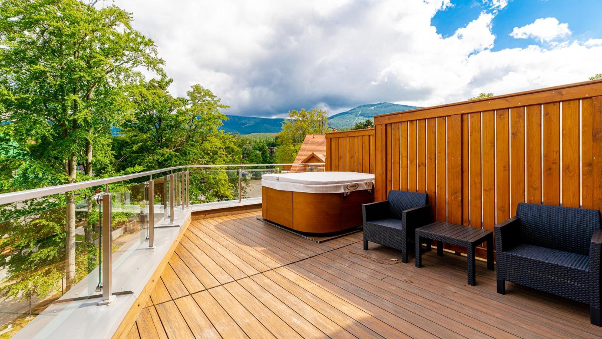 Royal Prestige Collection Z Prywatnym Jacuzzi - Stone Hill Resort Z Basenem I Saunami شكلارسكا بوريبا المظهر الخارجي الصورة
